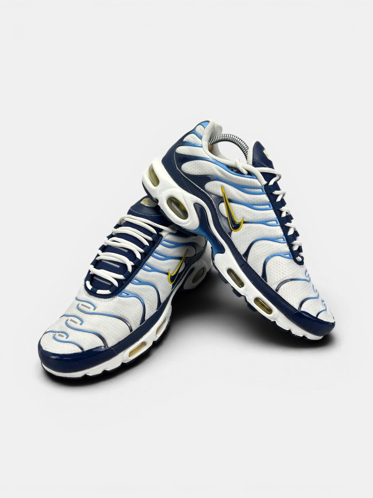 Nike Air Max Plus (TN) White Navy Gold — buty sportowe męskie w bardzo dobrym stanie rozmiar 43, boczny profil
