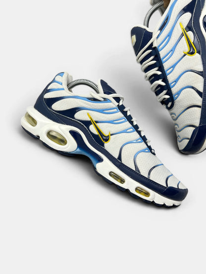 Nike Air Max Plus (TN) White Navy Gold — buty sportowe męskie w bardzo dobrym stanie rozmiar 43, zewnętrzny panel prawego buta