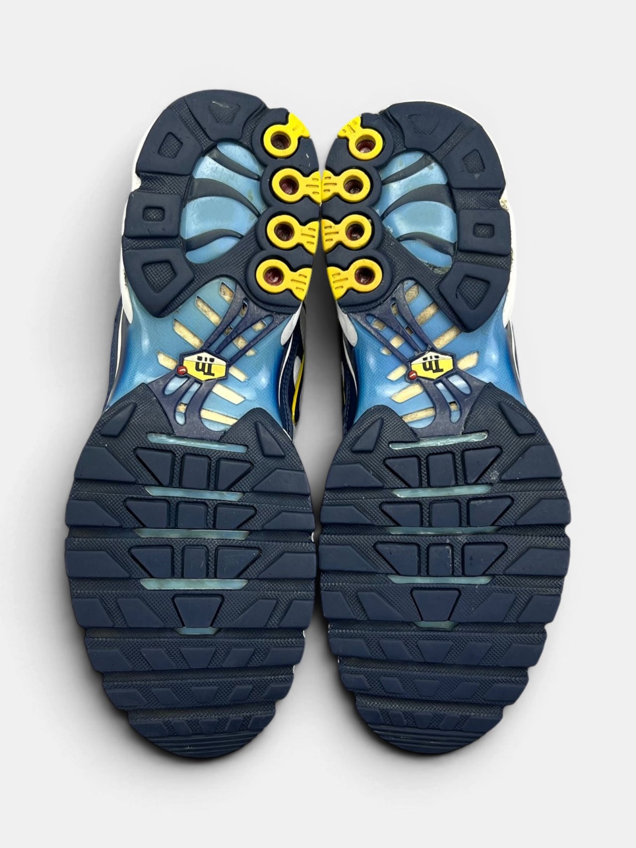 Nike Air Max Plus (TN) White Navy Gold — buty sportowe męskie w bardzo dobrym stanie rozmiar 43, podeszwa