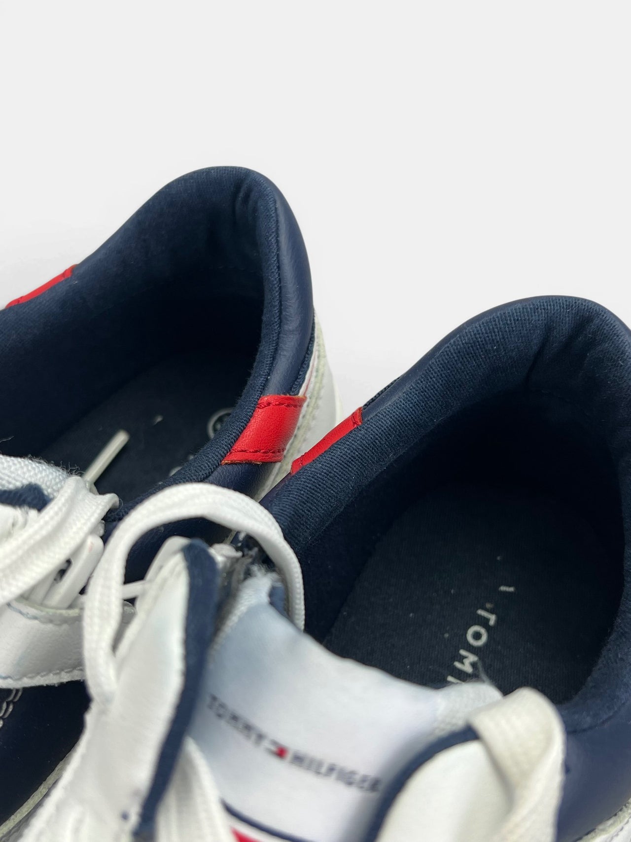 Tommy Hilfiger rozmiar 37