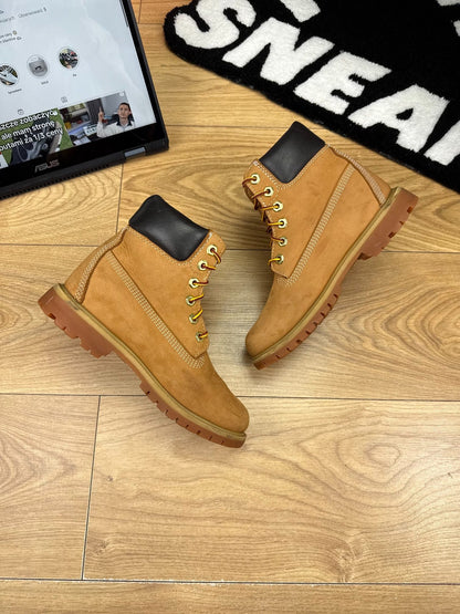 Timberland Premium 6-Inch Boot Wheat Nubuck — buty sportowe damskie w bardzo dobrym stanie rozmiar 37, zewnętrzny panel prawego buta