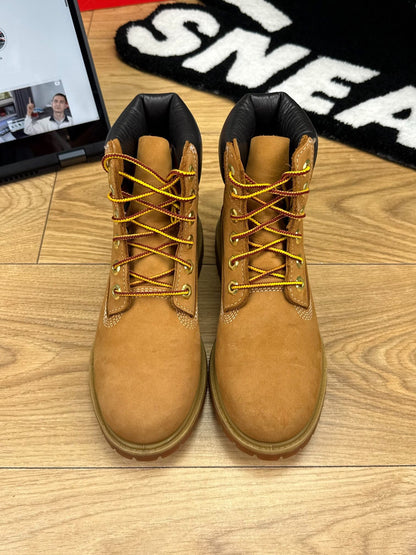 Timberland Premium 6-Inch Boot Wheat Nubuck — buty sportowe damskie w bardzo dobrym stanie rozmiar 37, wewnętrzny panel prawego buta