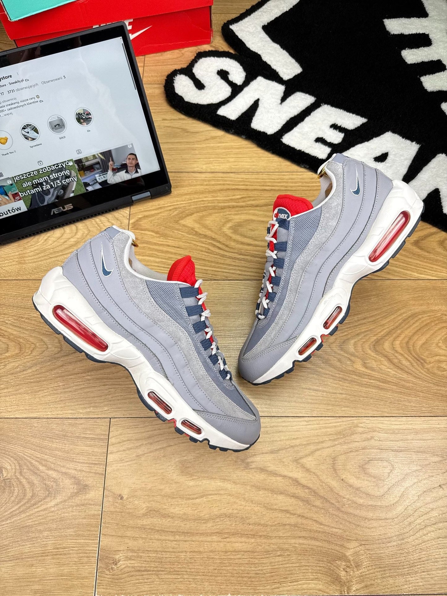 Nike Air Max 95 Cement Grey Thunder Blue — buty sportowe męskie w bardzo dobrym stanie rozmiar 44, widok z góry na zewnętrzną stronę butów