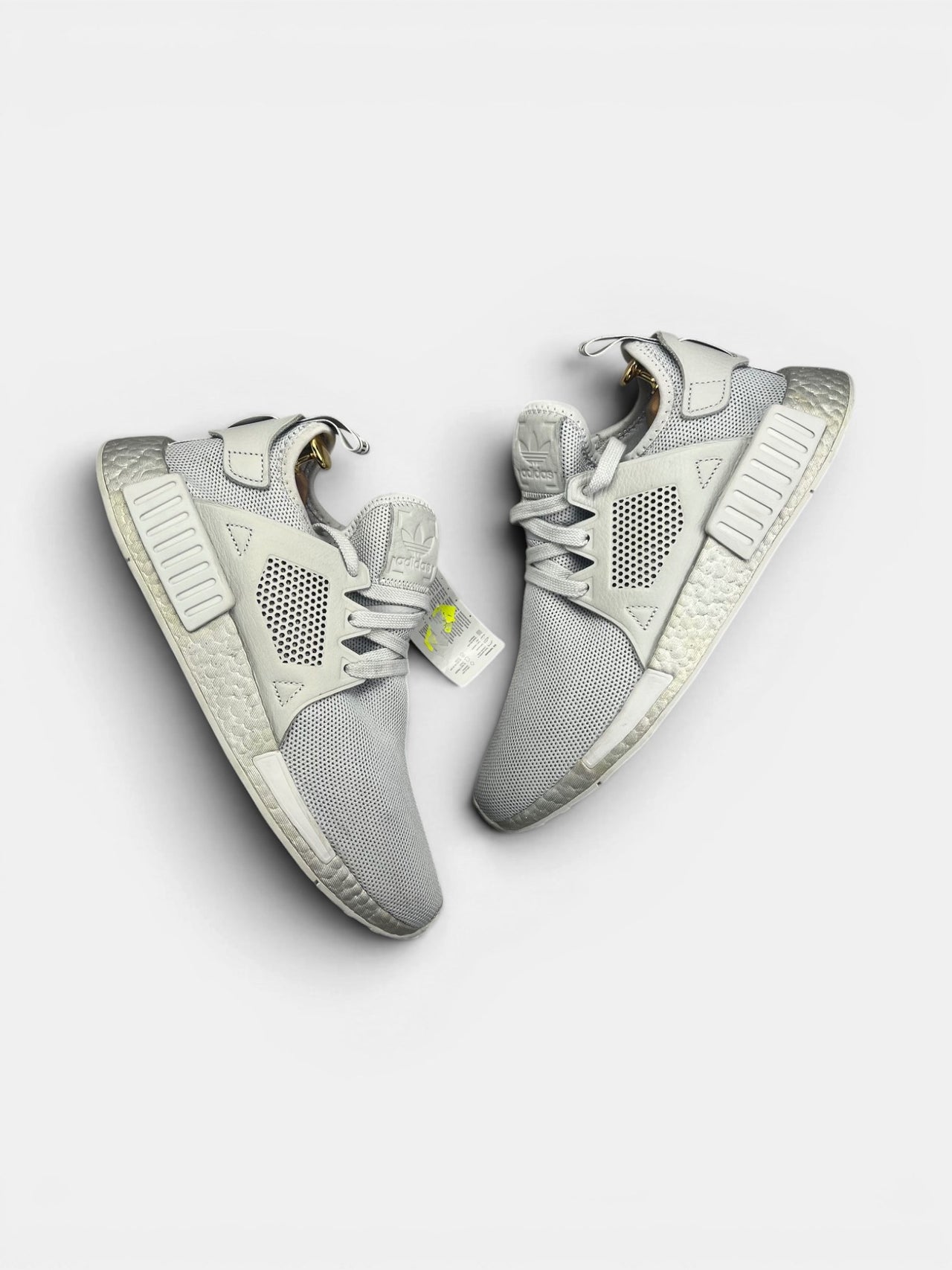 Adidas NMD_XR1 Triple Grey — buty sportowe męskie nowe rozmiar 42 2/3, widok z góry na zewnętrzną stronę butów