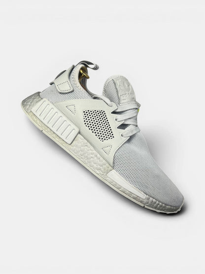 Adidas NMD_XR1 Triple Grey — buty sportowe męskie nowe rozmiar 42 2/3, zewnętrzny panel prawego buta