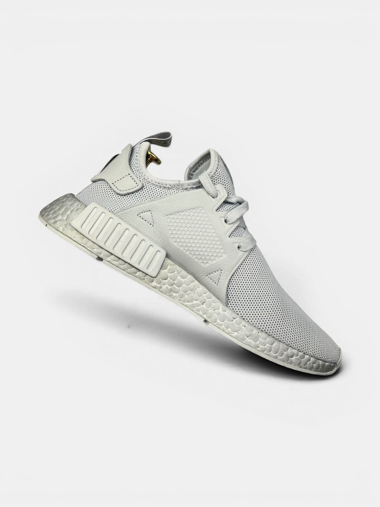 Adidas NMD_XR1 Triple Grey — buty sportowe męskie nowe rozmiar 42 2/3, wewnętrzny panel lewego buta