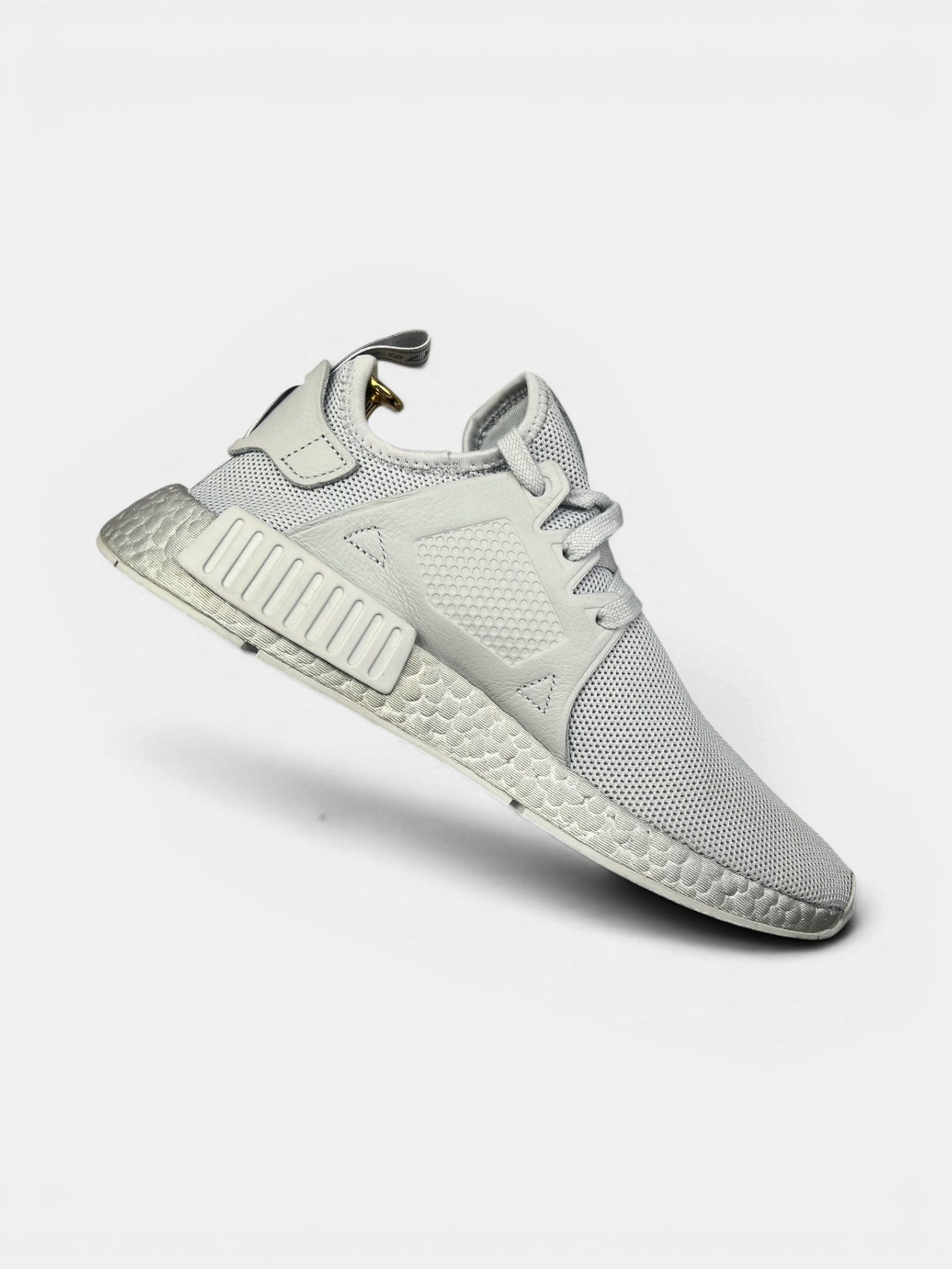 Adidas NMD_XR1 Triple Grey — buty sportowe męskie nowe rozmiar 42 2/3, wewnętrzny panel lewego buta