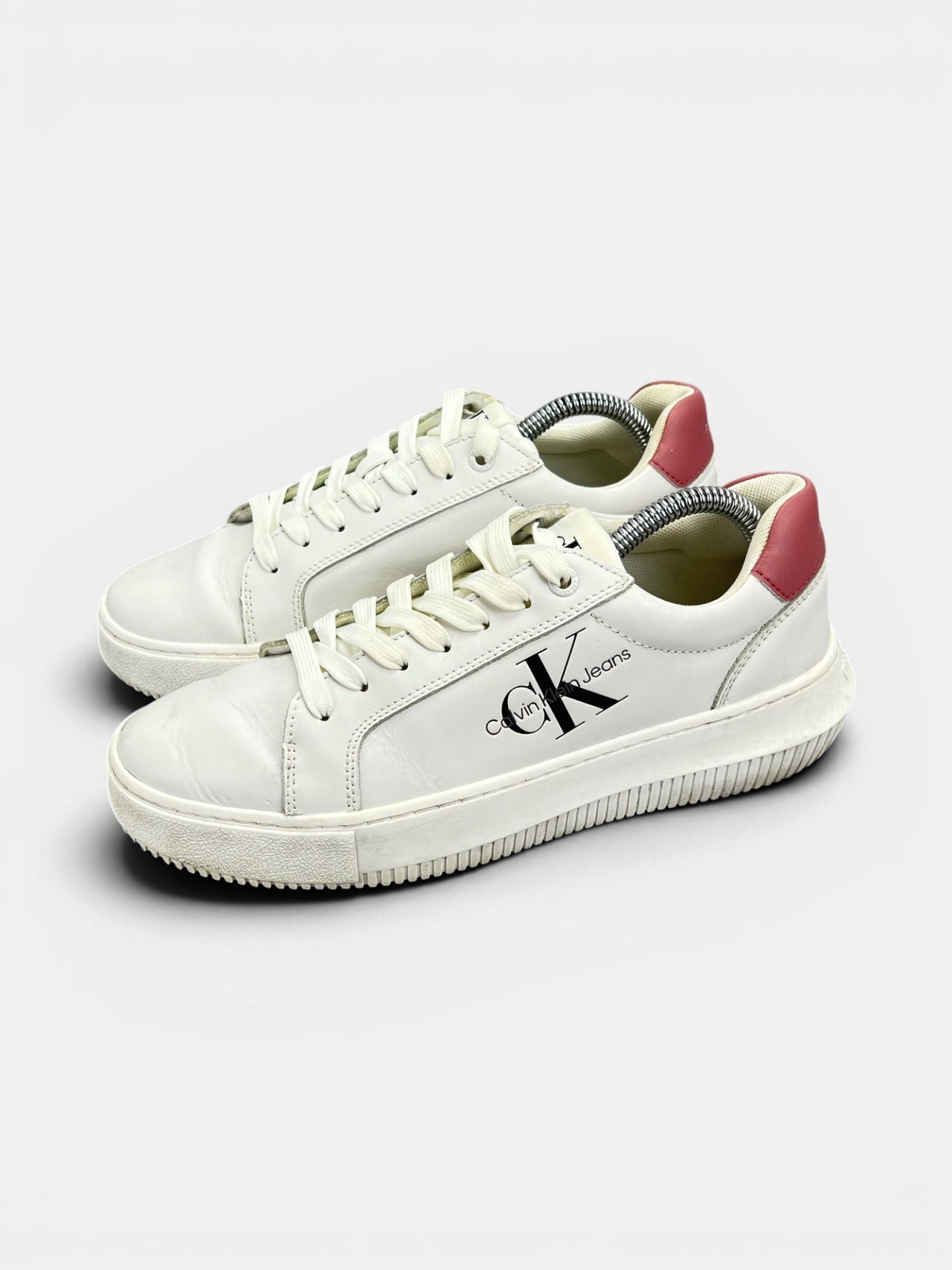 Calvin Klein Jeans Chunky Cupsole Monologo — buty sportowe damskie w bardzo dobrym stanie rozmiar 38, widok z boku