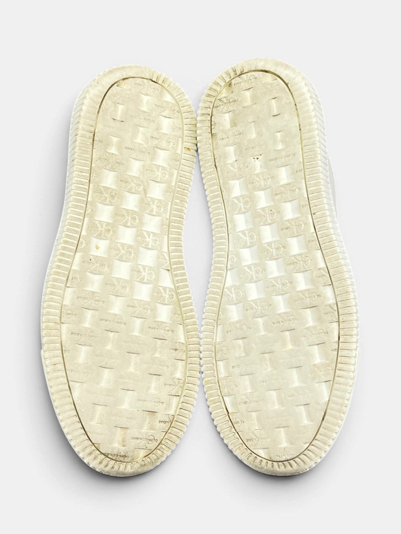 Calvin Klein Jeans Chunky Cupsole Monologo — buty sportowe damskie w bardzo dobrym stanie rozmiar 38, widok z góry