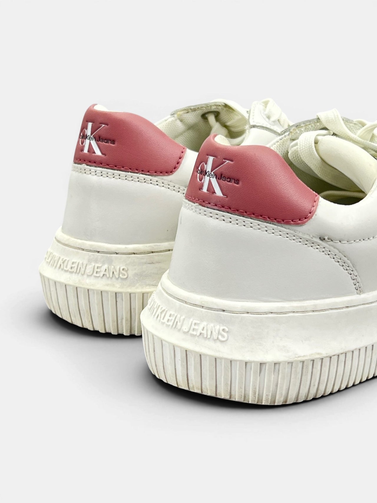 Calvin Klein Jeans Chunky Cupsole Monologo — buty sportowe damskie w bardzo dobrym stanie rozmiar 38, podeszwa