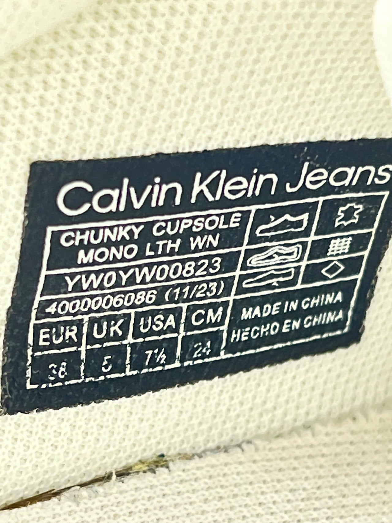 Calvin Klein Jeans Chunky Cupsole Monologo — buty sportowe damskie w bardzo dobrym stanie rozmiar 38, opcjonalne zdjęcie 1