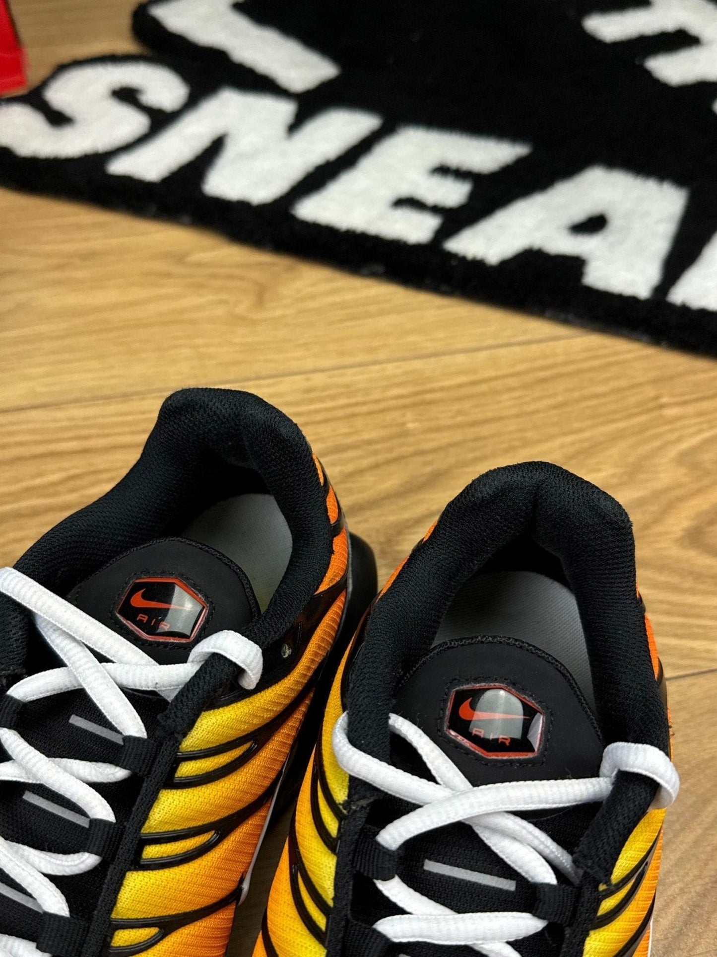Nike Air Max Plus OG Tiger — buty sportowe męskie w bardzo dobrym stanie rozmiar 45, widok z boku