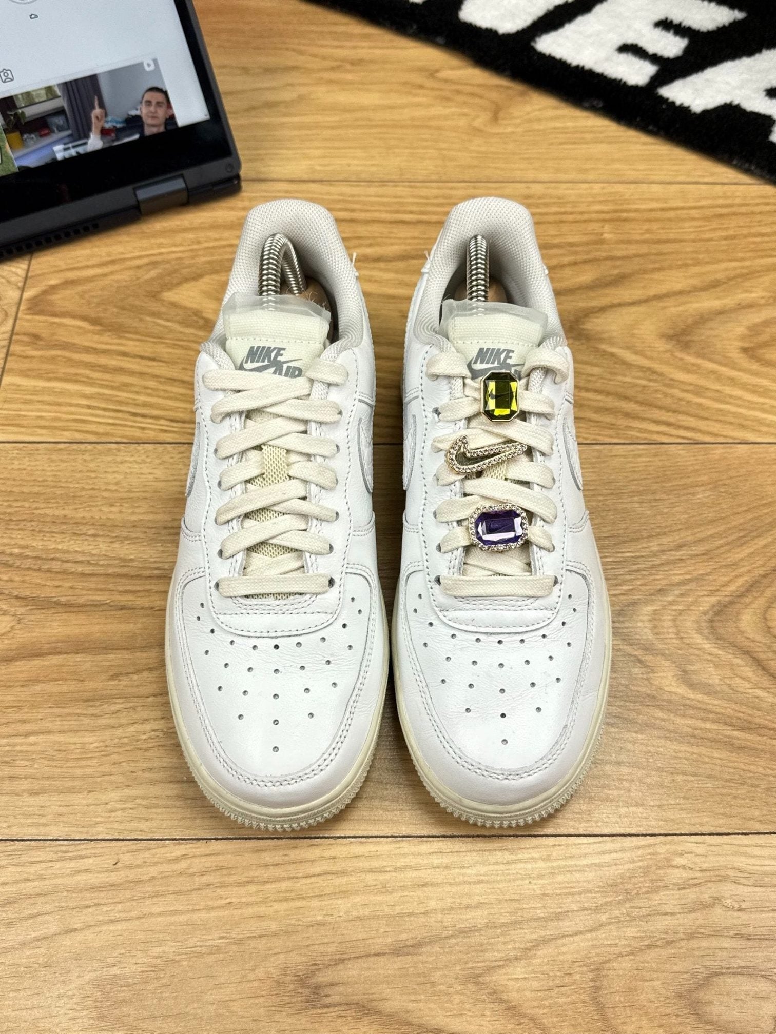 Nike Air Force 1 Low '07 White Black — buty sportowe damskie w bardzo dobrym stanie rozmiar 37.5, widok z tyłu