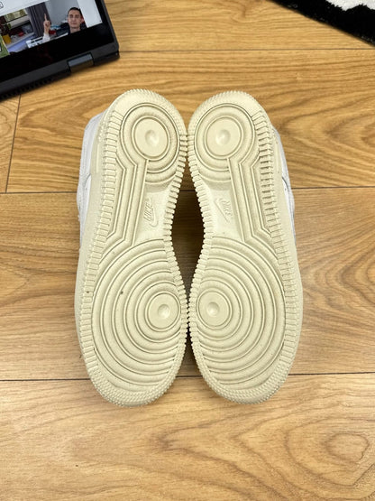 Nike Air Force 1 Low '07 White Black — buty sportowe damskie w bardzo dobrym stanie rozmiar 37.5, zapiętki butów