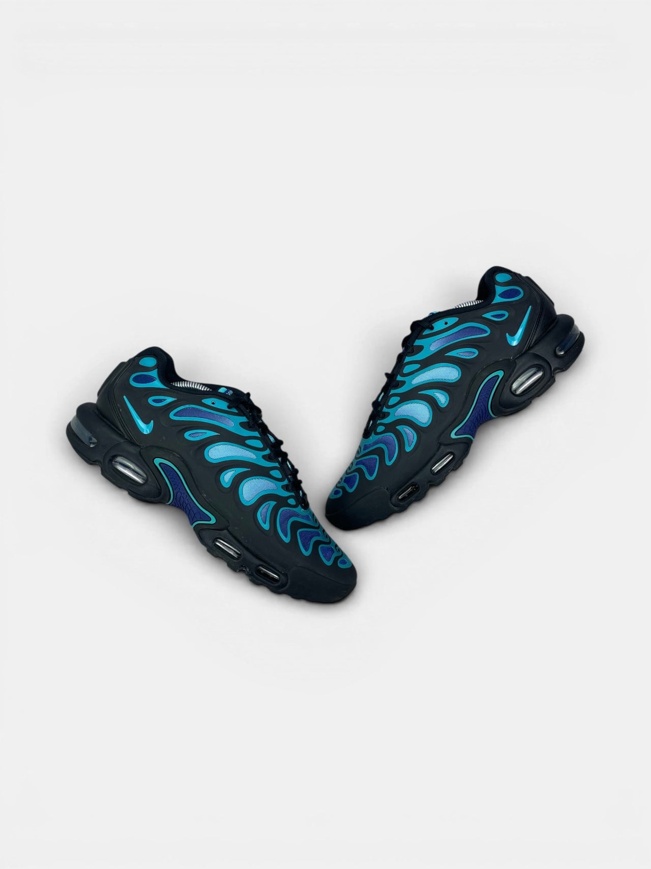 Nike Air Max Plus Drift Dusty Cactus — buty sportowe męskie w bardzo dobrym stanie rozmiar 44, widok z góry na zewnętrzną stronę butów