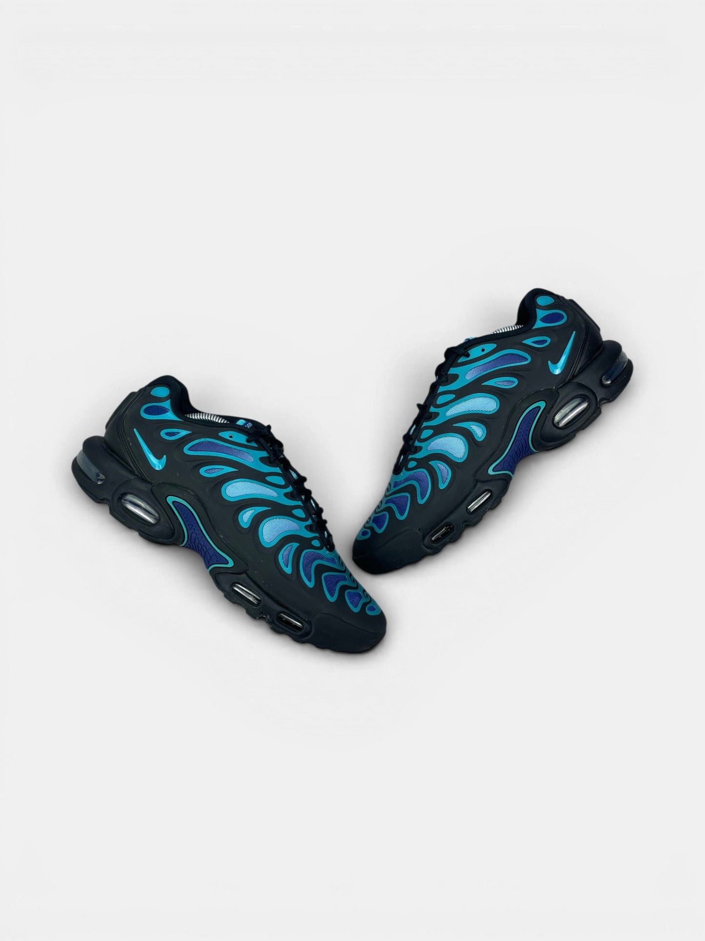 Nike Air Max Plus Drift Dusty Cactus — buty sportowe męskie w bardzo dobrym stanie rozmiar 44, widok z góry na zewnętrzną stronę butów