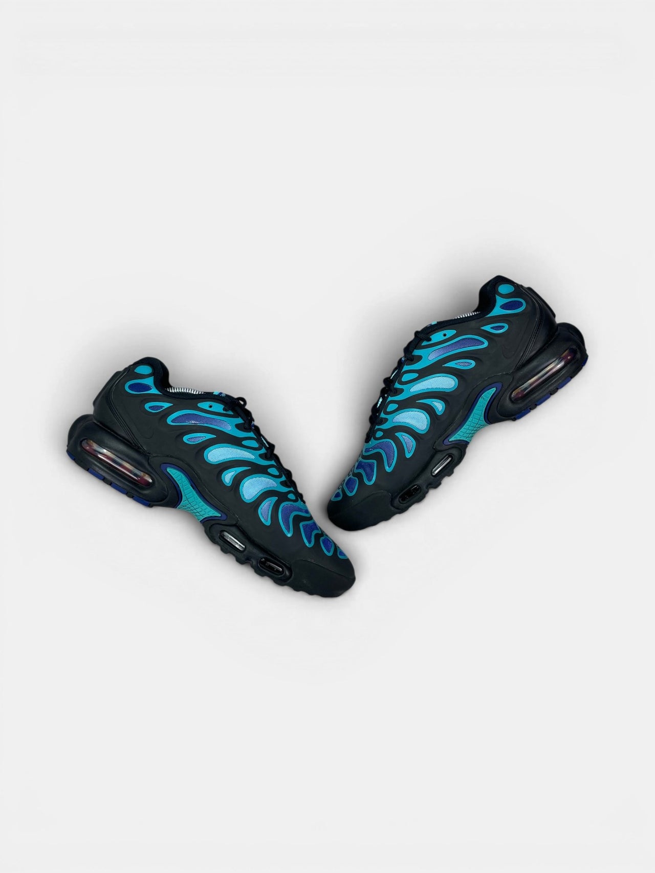 Nike Air Max Plus Drift Dusty Cactus — buty sportowe męskie w bardzo dobrym stanie rozmiar 44, zewnętrzny panel prawego buta