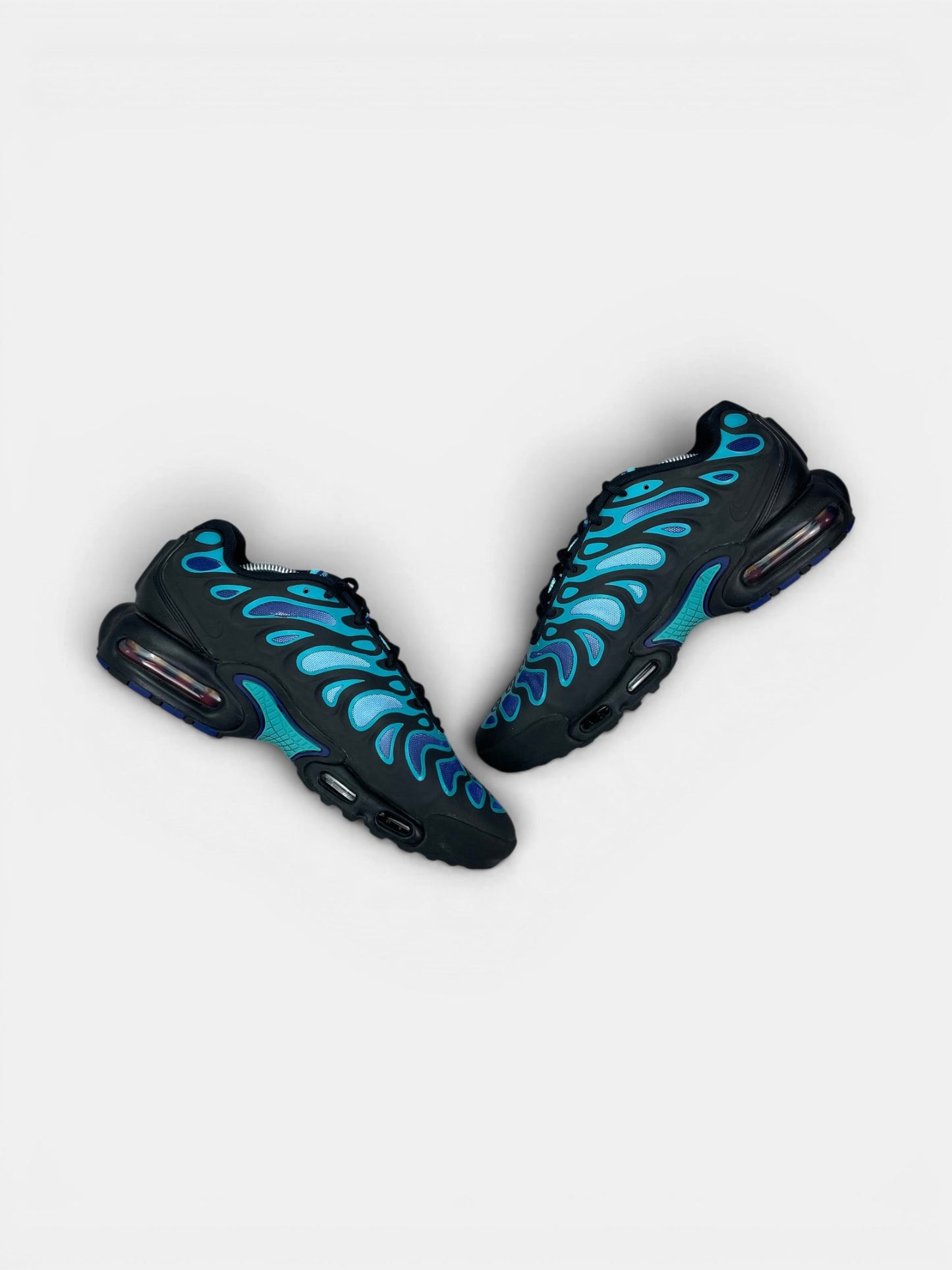 Nike Air Max Plus Drift Dusty Cactus — buty sportowe męskie w bardzo dobrym stanie rozmiar 44, zewnętrzny panel prawego buta