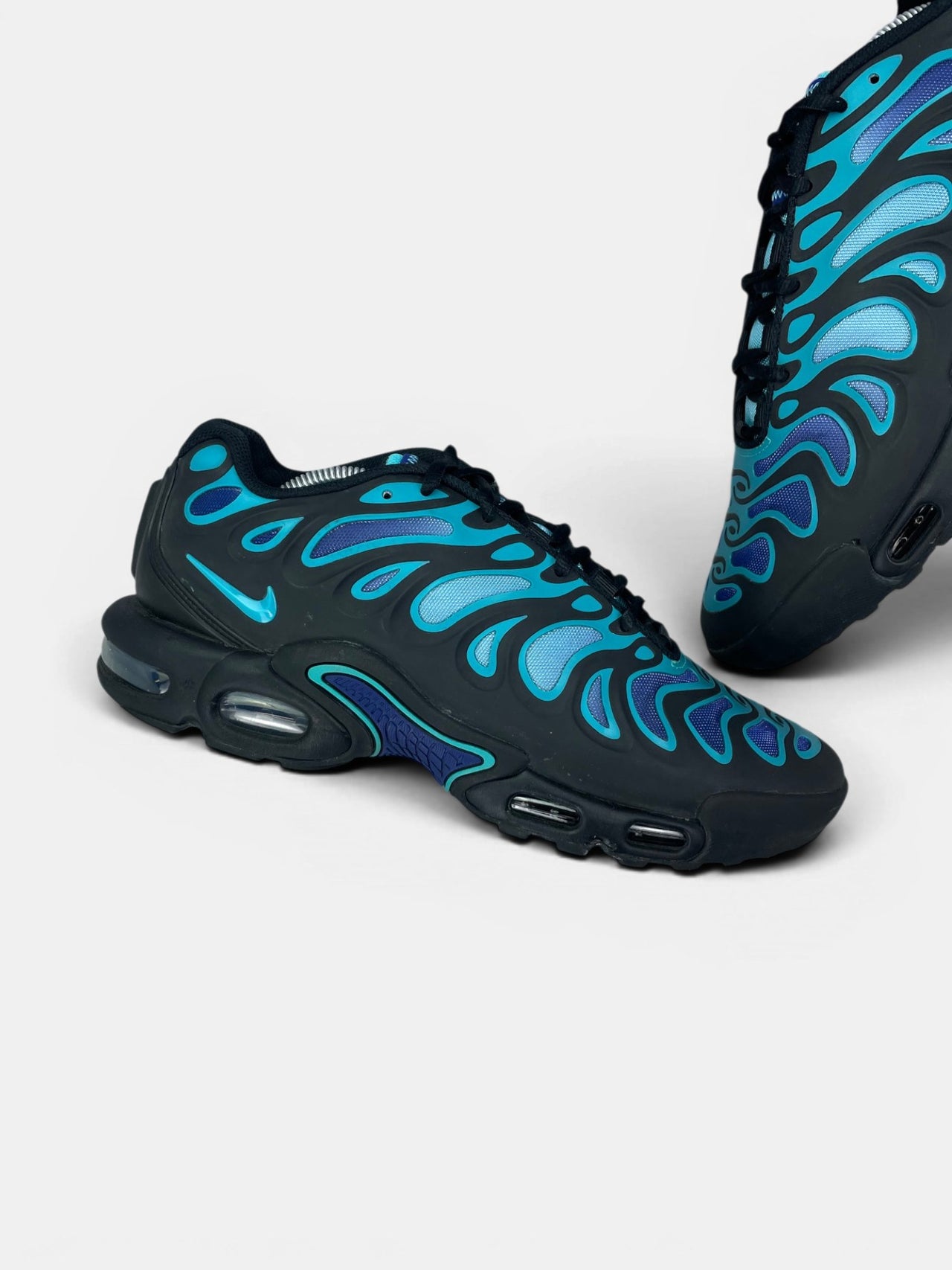 Nike Air Max Plus Drift Dusty Cactus — buty sportowe męskie w bardzo dobrym stanie rozmiar 44, zewnętrzny panel lewego buta