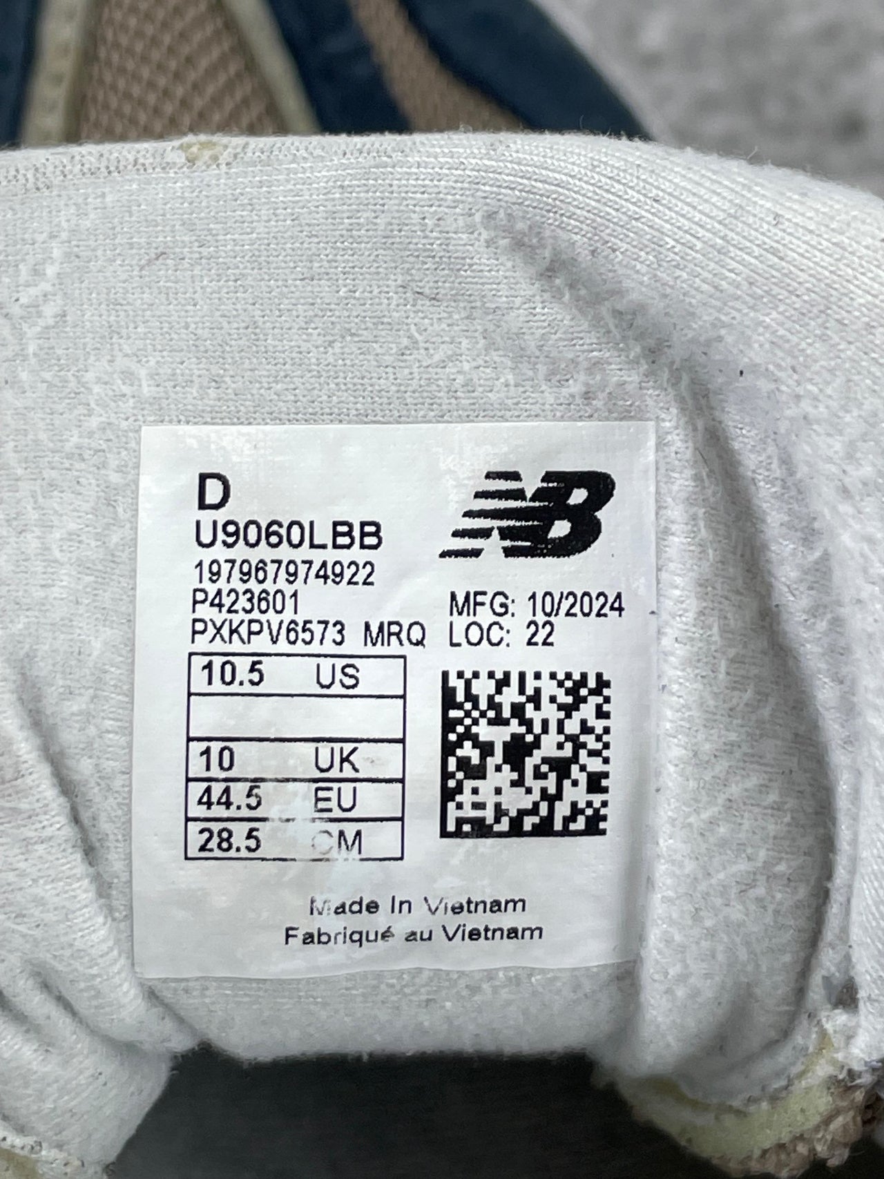 New Balance 9060 Navy Mushroom — buty sportowe męskie w bardzo dobrym stanie rozmiar 44.5, opcjonalne zdjęcie 2