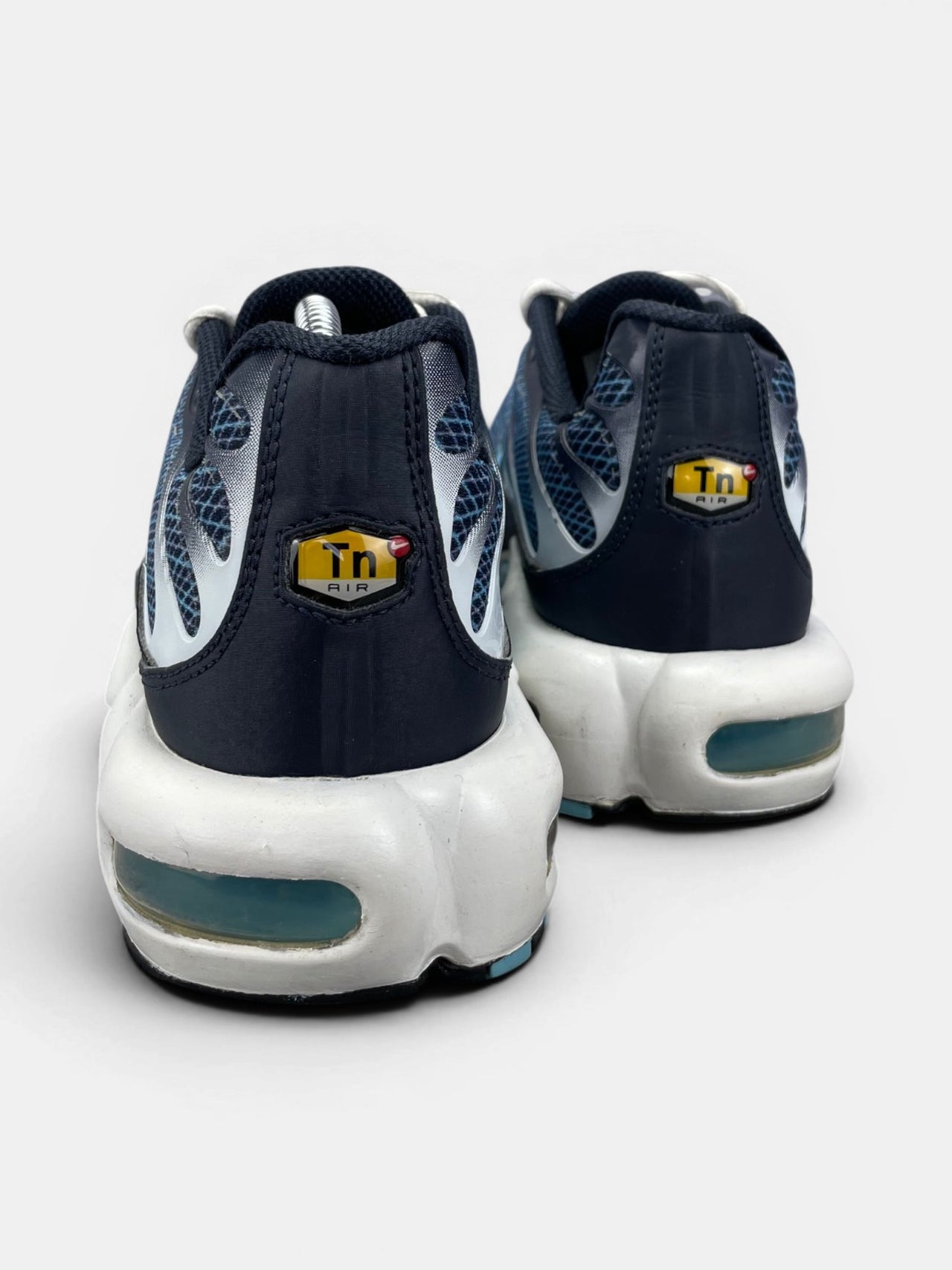 Nike Air Max Plus Dark Obsidian — buty sportowe męskie w bardzo dobrym stanie rozmiar 44, widok z tyłu