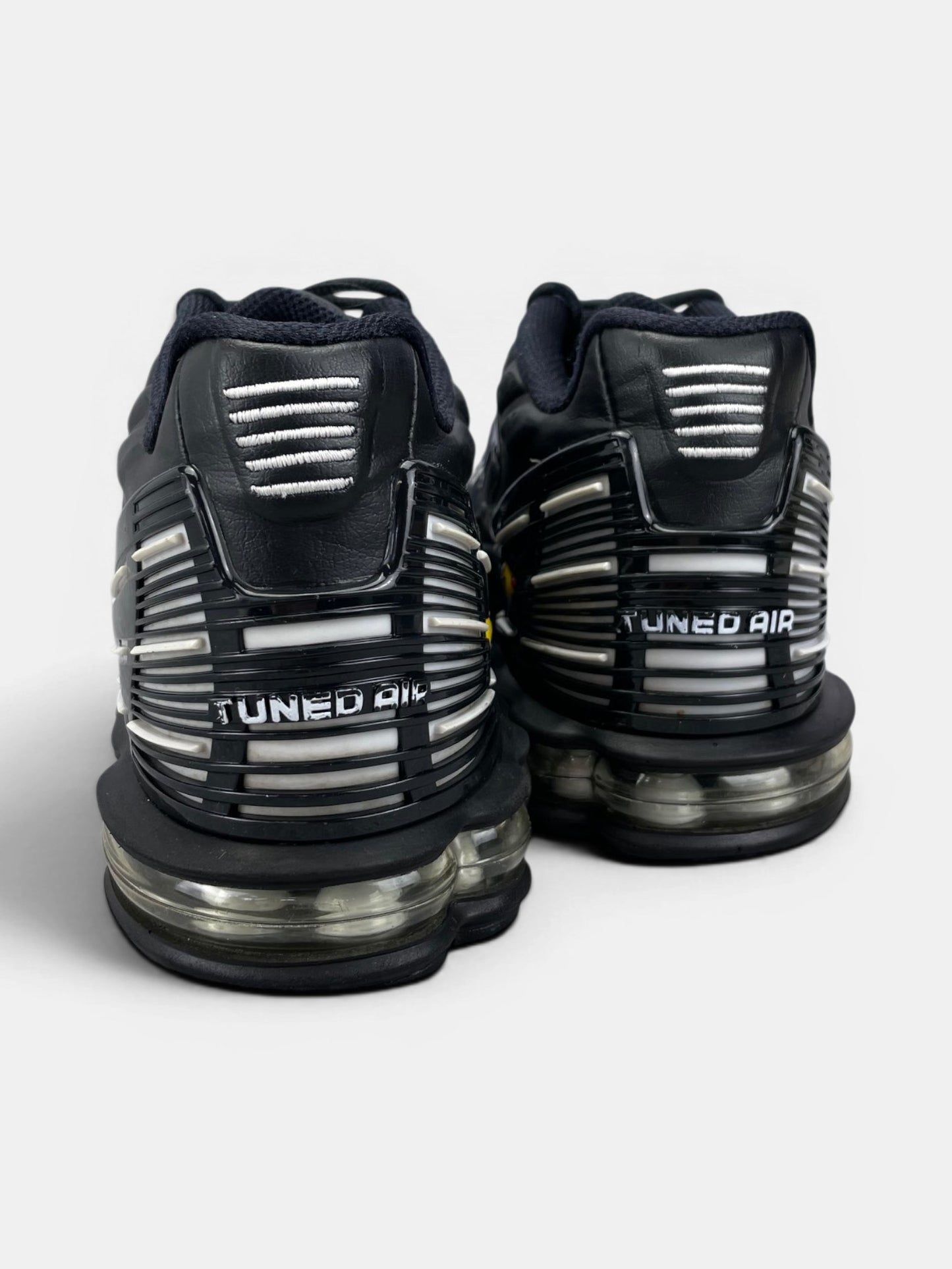 Nike Air Max Plus 3 Black White — buty sportowe męskie w bardzo dobrym stanie rozmiar 44.5, widok z tyłu