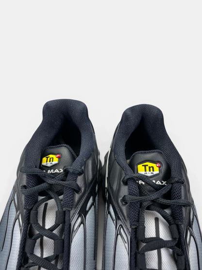 Nike Air Max Plus 3 Black White — buty sportowe męskie w bardzo dobrym stanie rozmiar 44.5, zapiętki butów