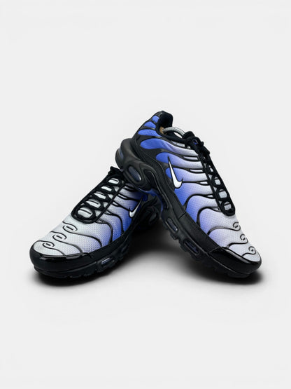 Nike Air Max Plus Black/Sapphire — buty sportowe męskie w bardzo dobrym stanie rozmiar 44, boczny profil