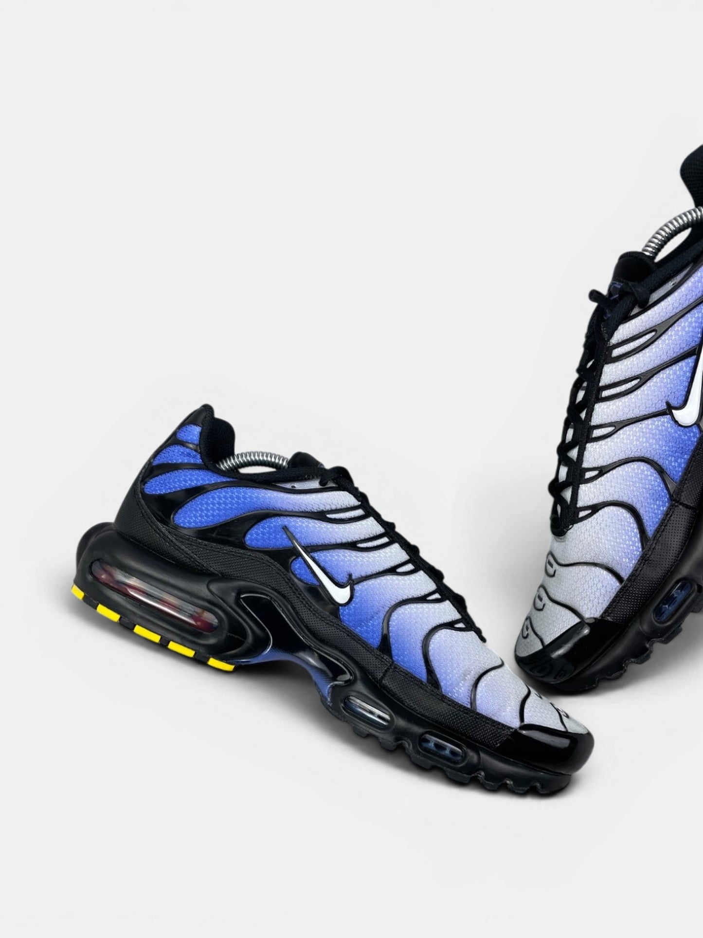 Nike Air Max Plus Black/Sapphire — buty sportowe męskie w bardzo dobrym stanie rozmiar 44, wewnętrzny panel lewego buta
