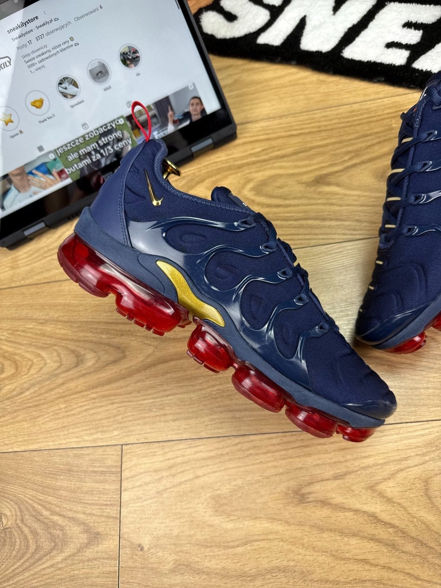 Nike Air VaporMax Plus Midnight Navy — buty sportowe męskie w bardzo dobrym stanie rozmiar 45, zewnętrzny panel prawego buta