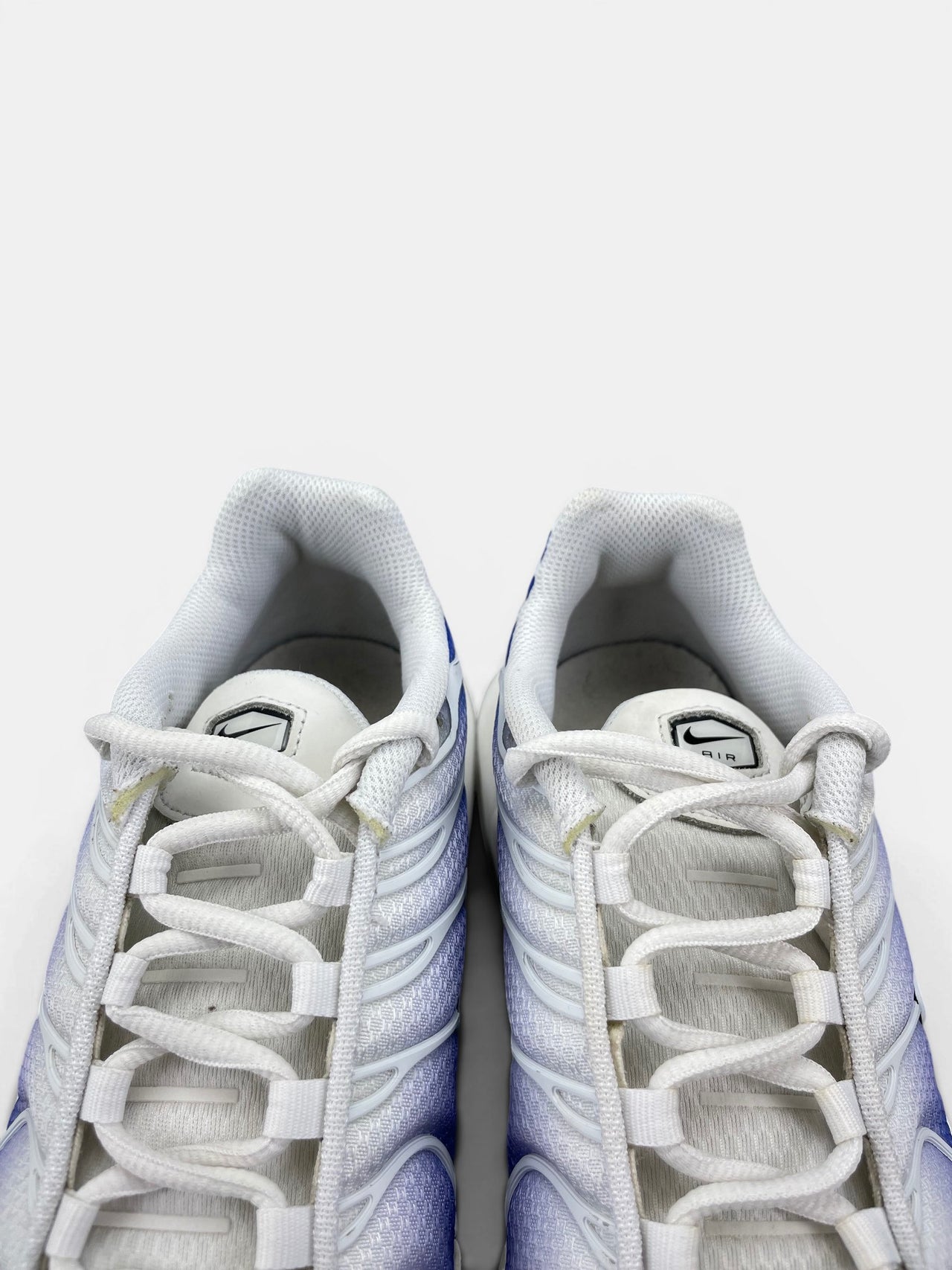Nike Air Max Plus White Wild Grape — buty sportowe męskie w bardzo dobrym stanie rozmiar 41, zapiętki butów