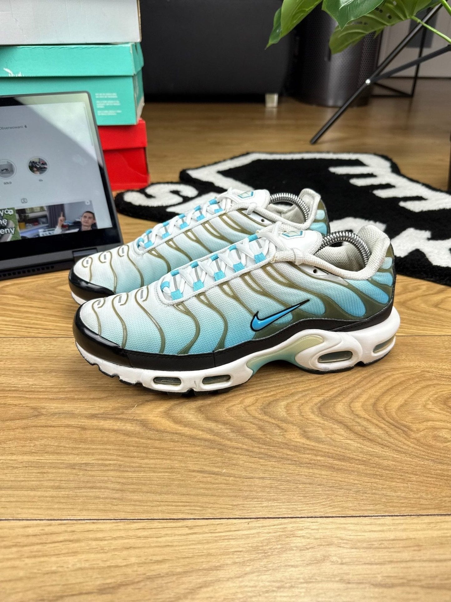 Nike Air Max Plus Baltic Blue — buty sportowe męskie w bardzo dobrym stanie rozmiar 43, widok z góry