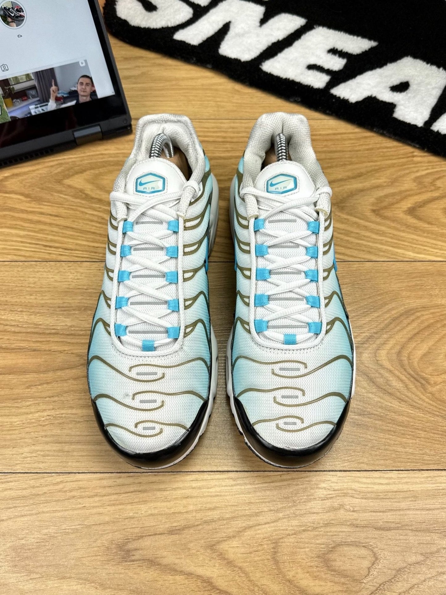 Nike Air Max Plus Baltic Blue — buty sportowe męskie w bardzo dobrym stanie rozmiar 43, widok z tyłu
