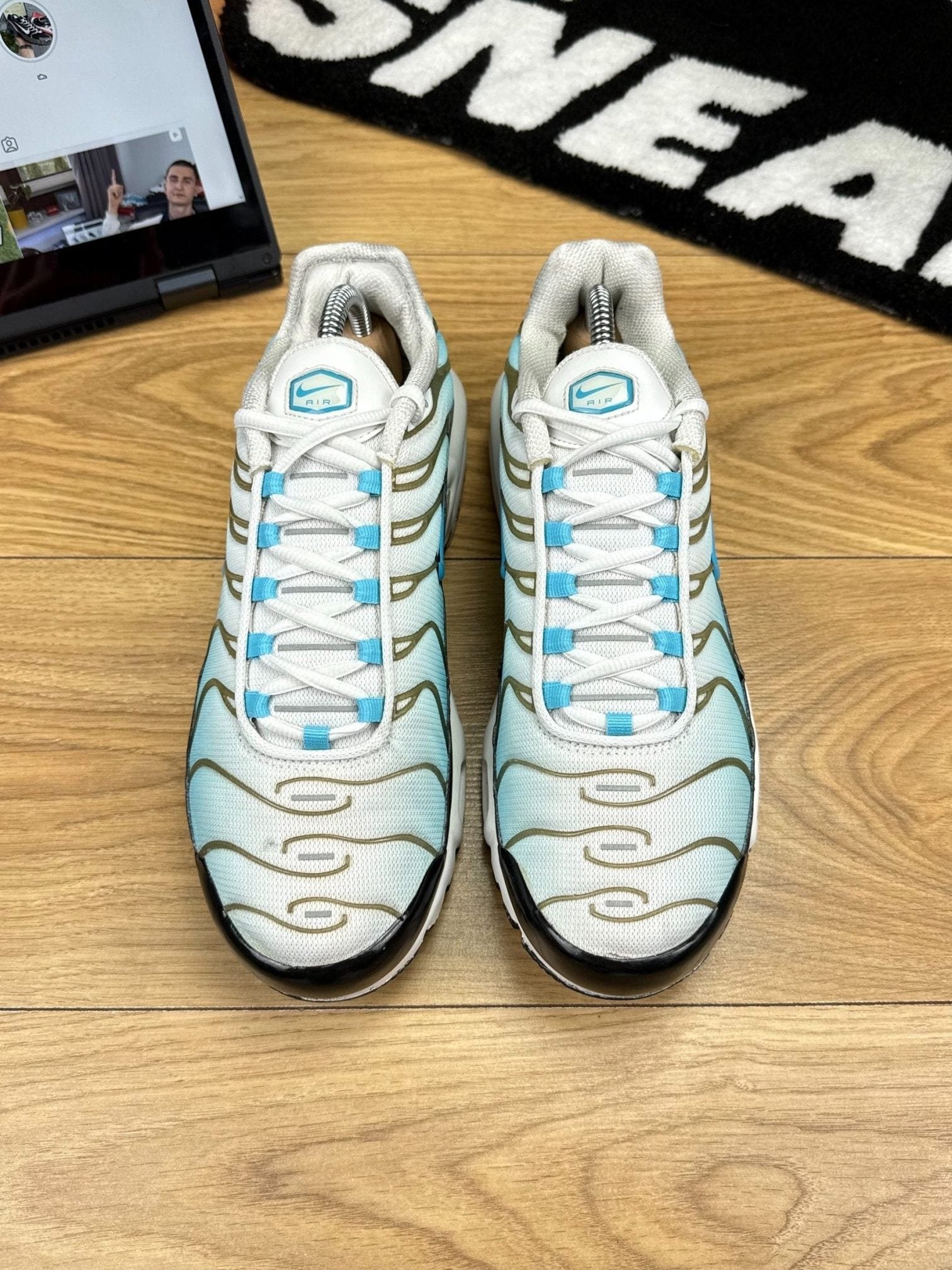 Nike Air Max Plus Baltic Blue — buty sportowe męskie w bardzo dobrym stanie rozmiar 43, widok z tyłu