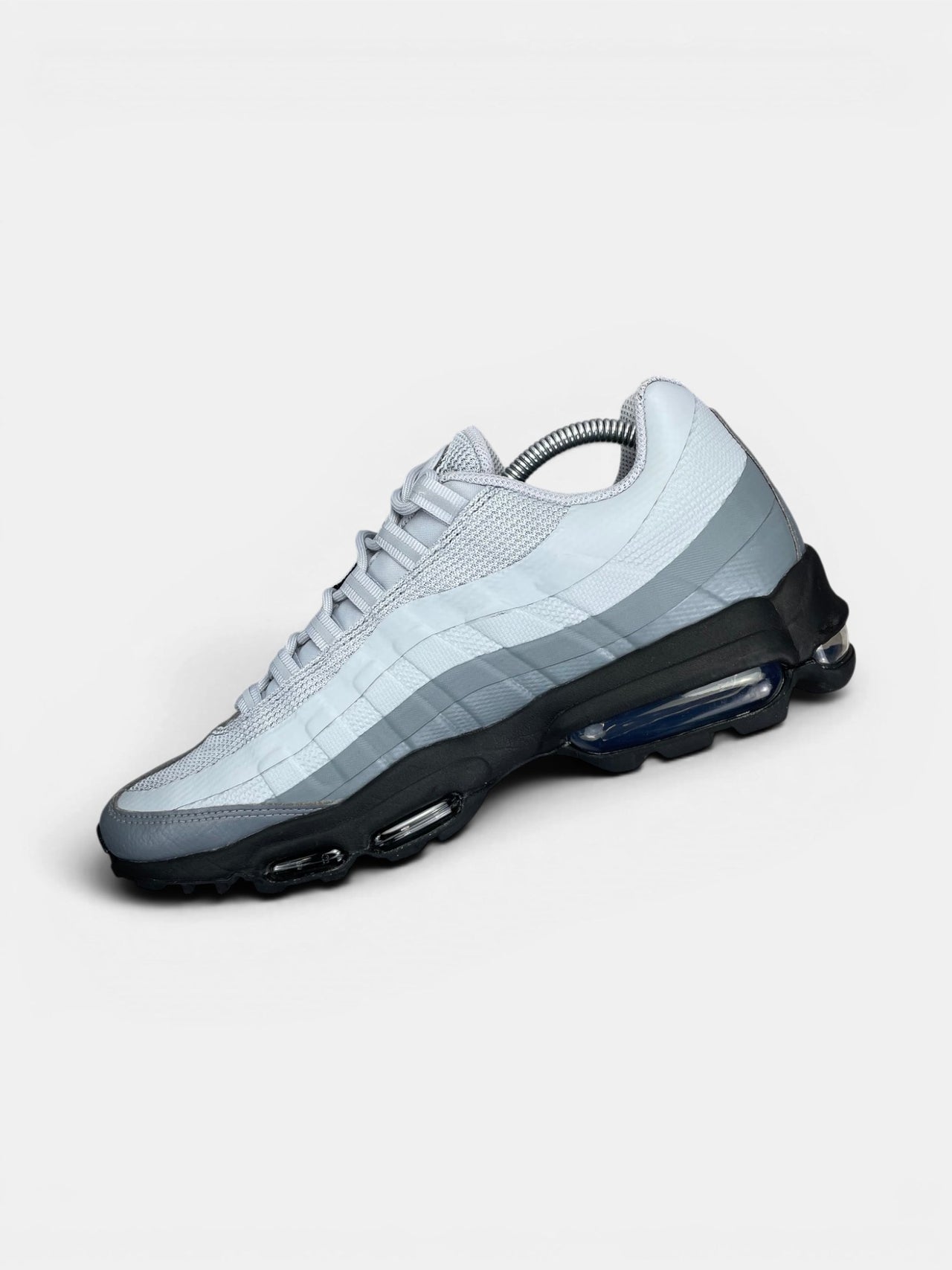 Nike Air Max 95 Ultra — buty sportowe męskie w bardzo dobrym stanie rozmiar 42.5, wewnętrzny panel prawego buta