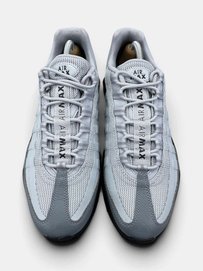 Nike Air Max 95 Ultra — buty sportowe męskie w bardzo dobrym stanie rozmiar 42.5, widok z góry