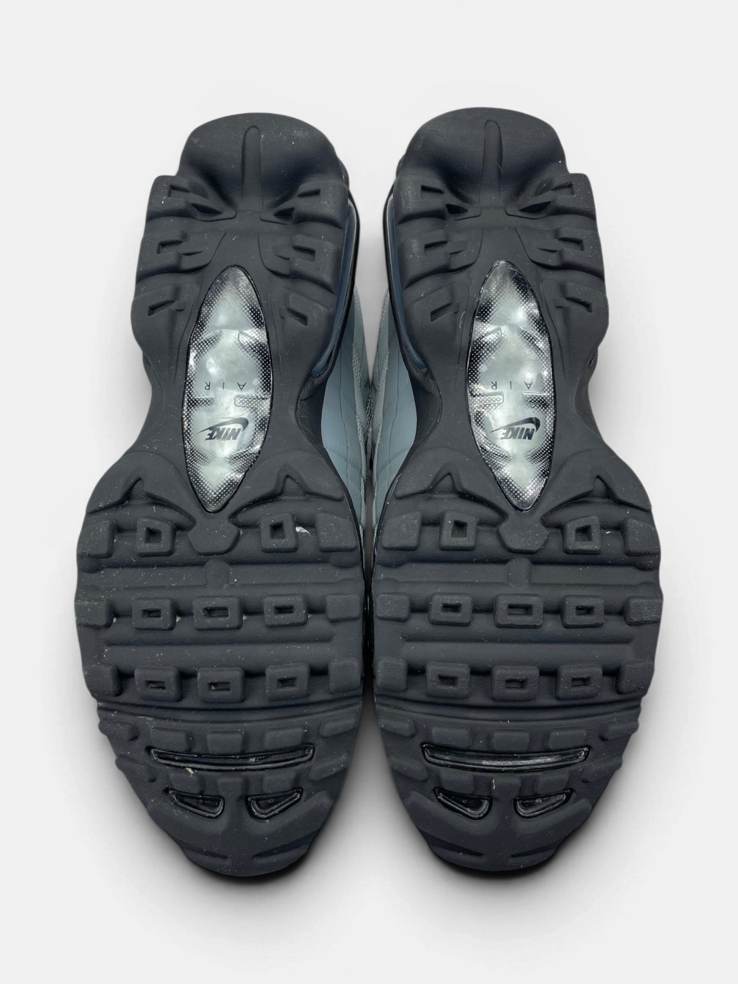 Nike Air Max 95 Ultra — buty sportowe męskie w bardzo dobrym stanie rozmiar 42.5, podeszwa