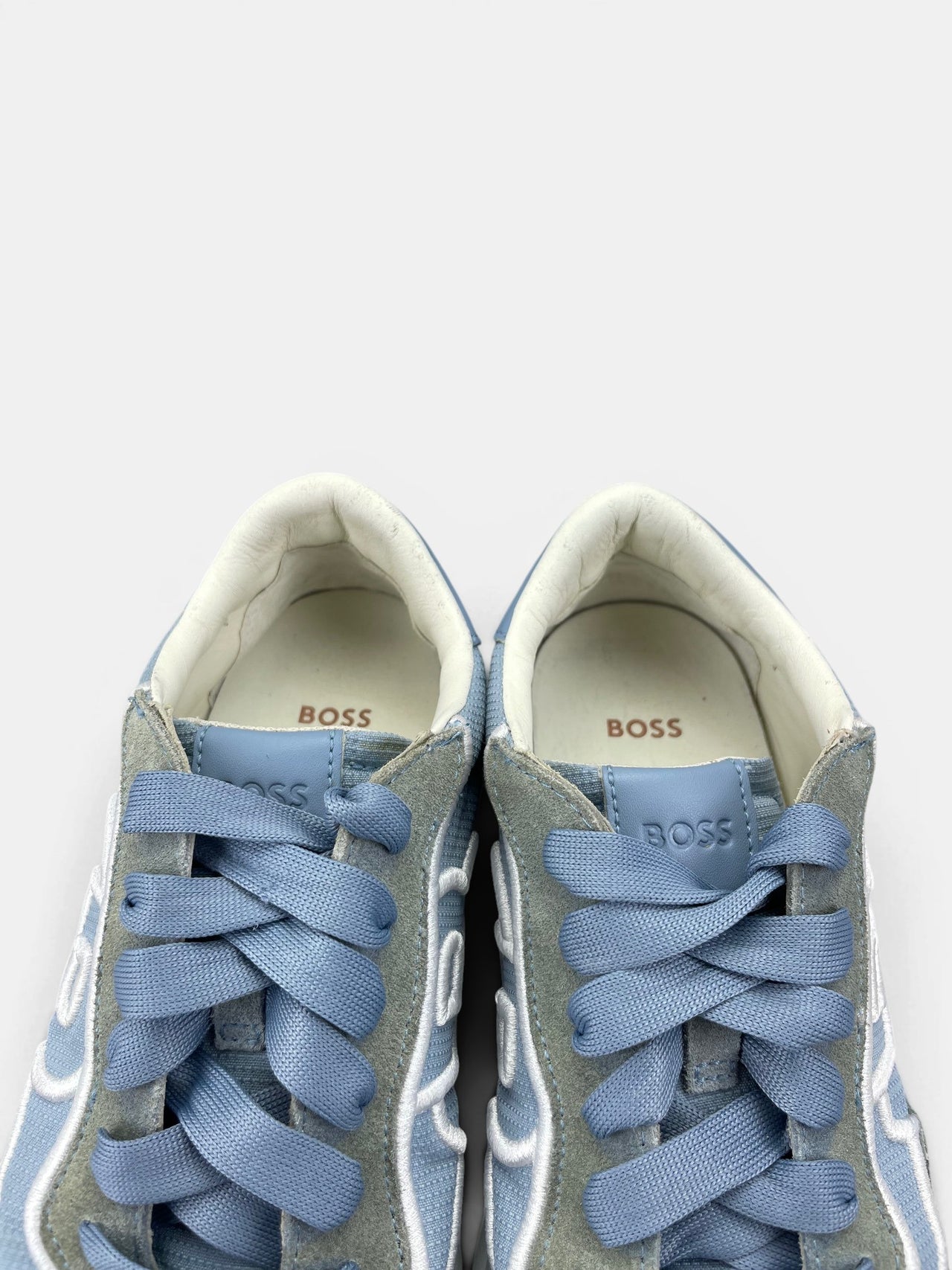 Hugo Boss Boss Skylar — buty sportowe damskie w bardzo dobrym stanie rozmiar 39, zapiętki butów