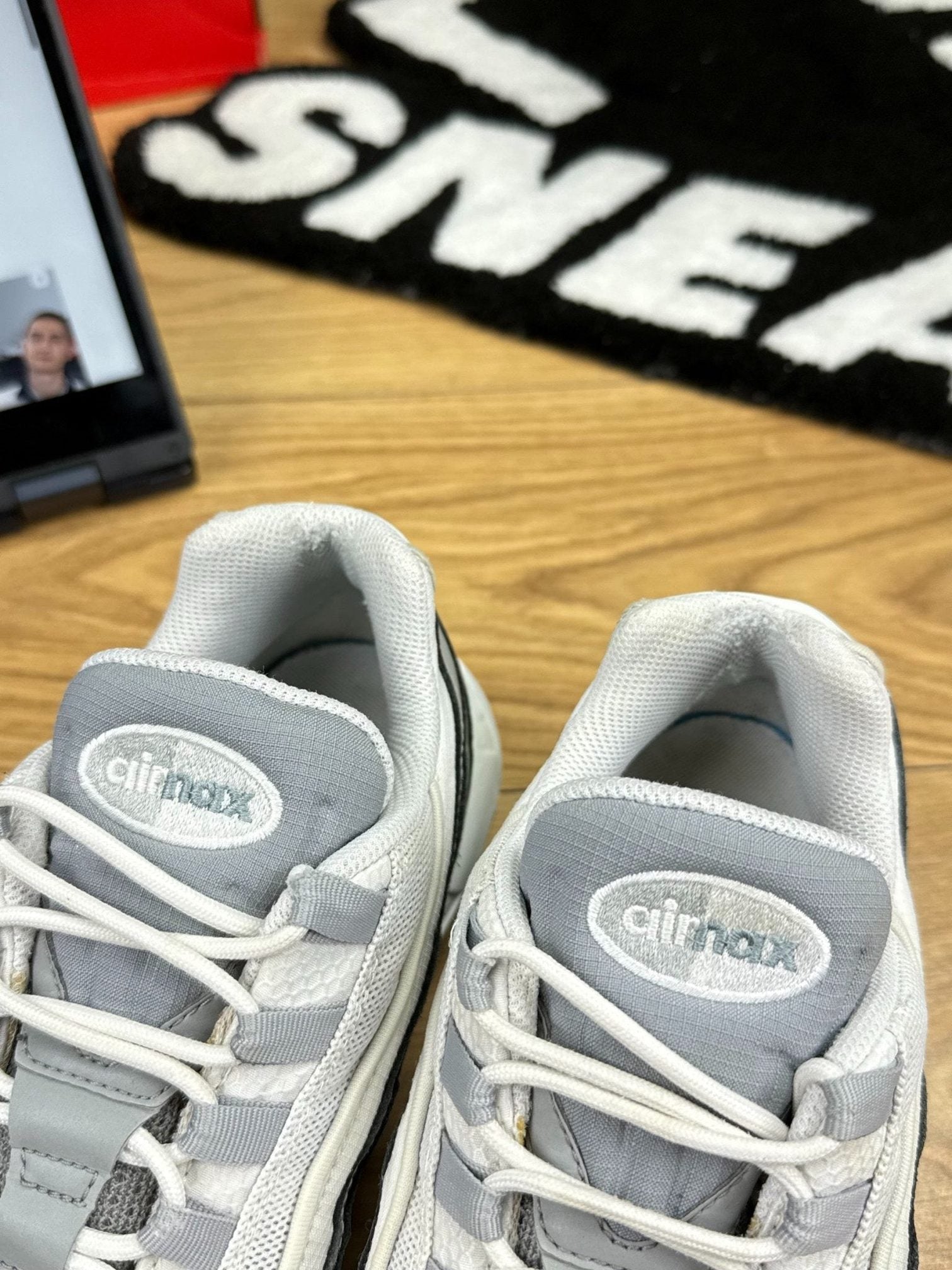 Nike Air Max 95 Essential Particle Grey — buty sportowe męskie w dobrym stanie rozmiar 44, widok z boku