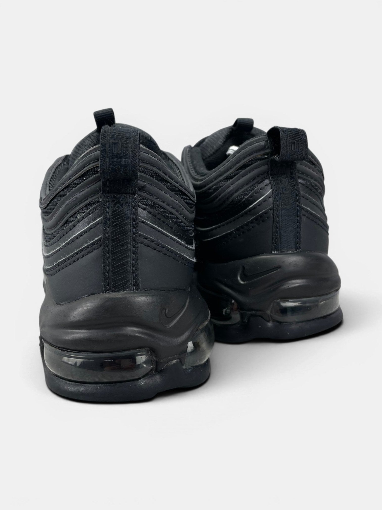 Nike Air Max 97 Triple Black AM97 Triple Black — buty sportowe męskie w bardzo dobrym stanie rozmiar 42, widok z tyłu
