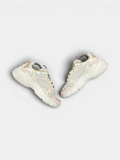 Fila Collene Cb — buty sportowe damskie w bardzo dobrym stanie rozmiar 36, zewnętrzny panel prawego buta