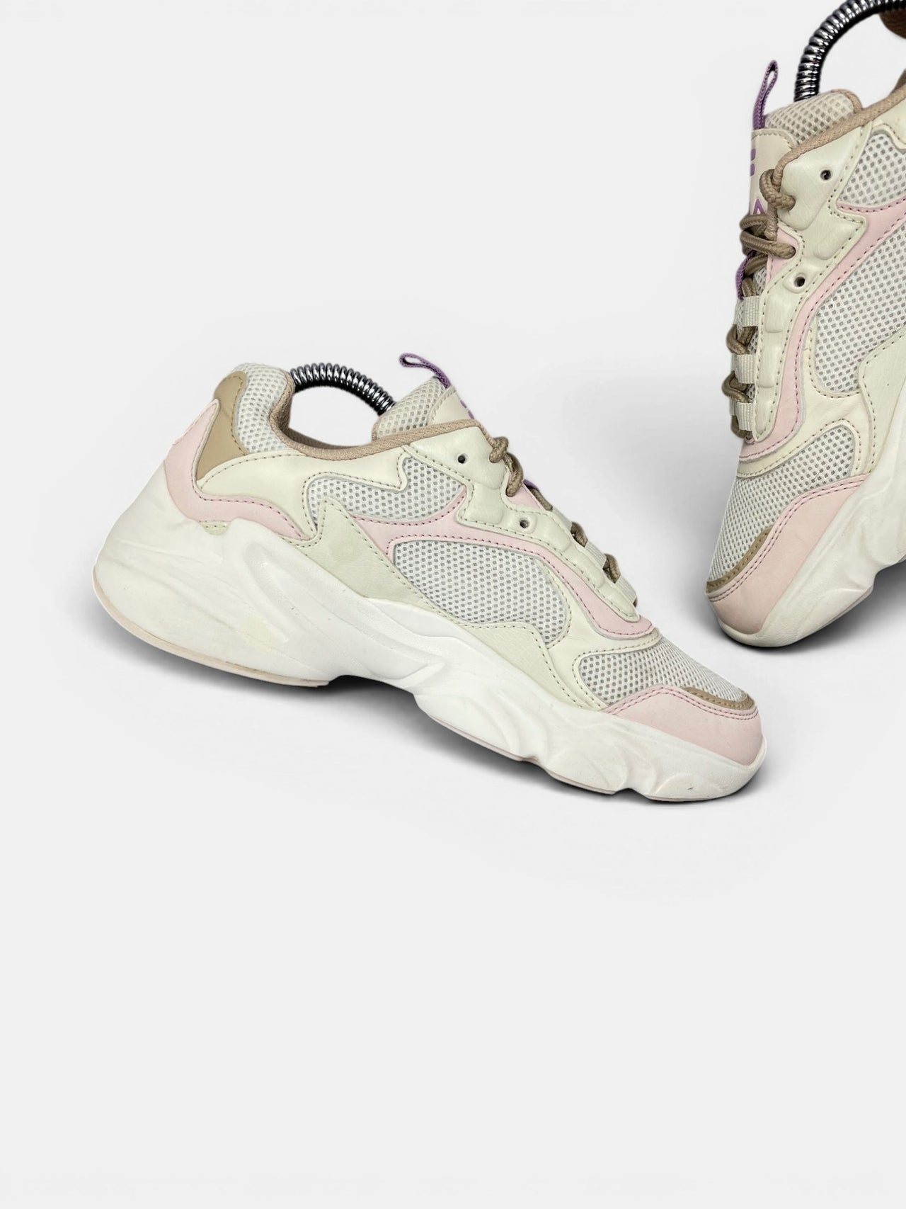 Fila Collene Cb — buty sportowe damskie w bardzo dobrym stanie rozmiar 36, wewnętrzny panel lewego buta
