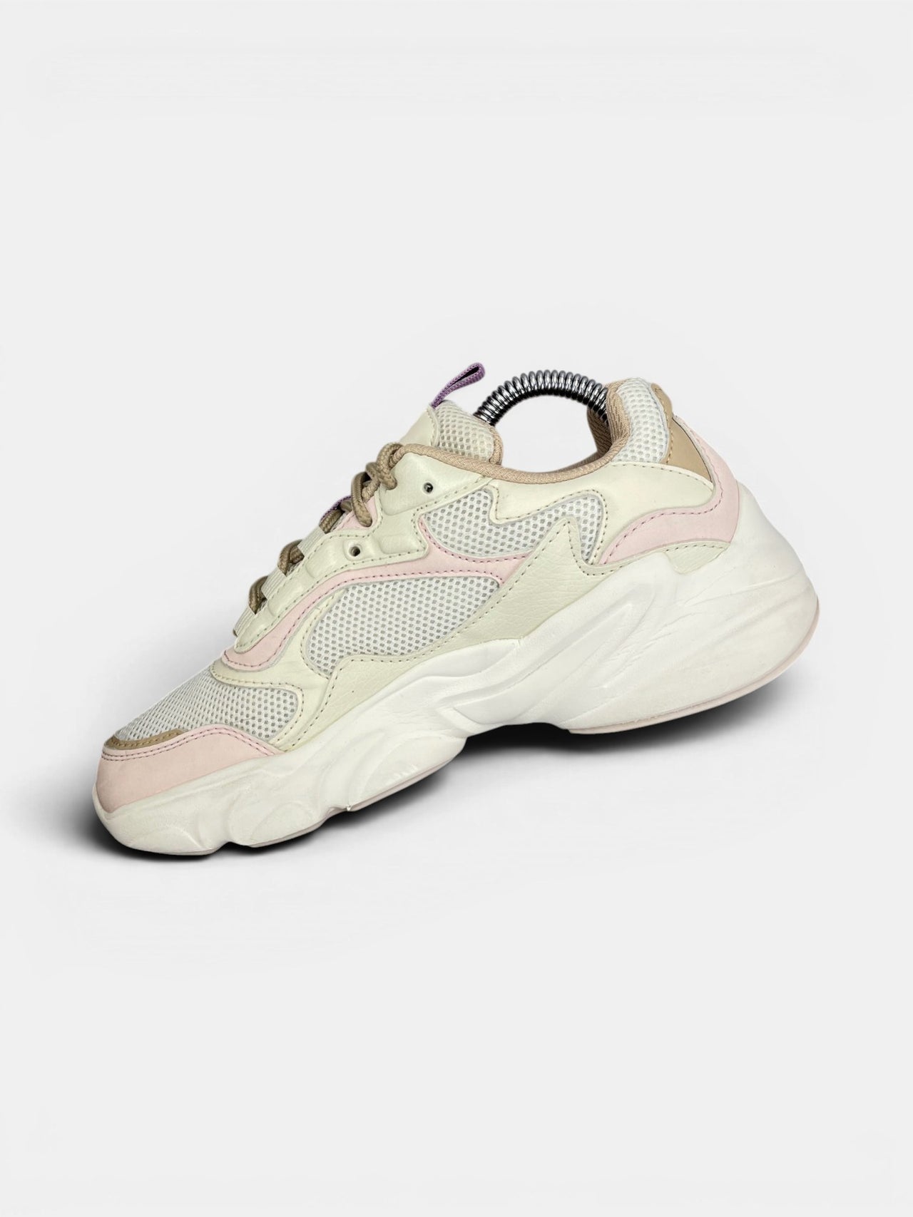 Fila Collene Cb — buty sportowe damskie w bardzo dobrym stanie rozmiar 36, wewnętrzny panel prawego buta