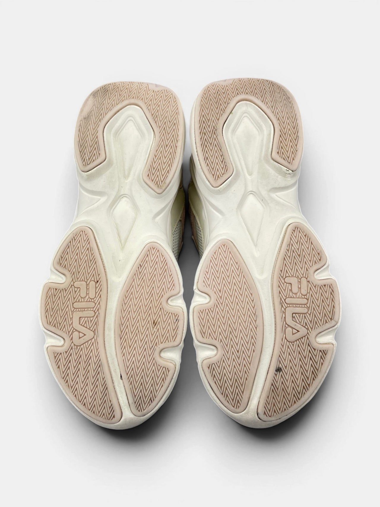 Fila Collene Cb — buty sportowe damskie w bardzo dobrym stanie rozmiar 36, podeszwa