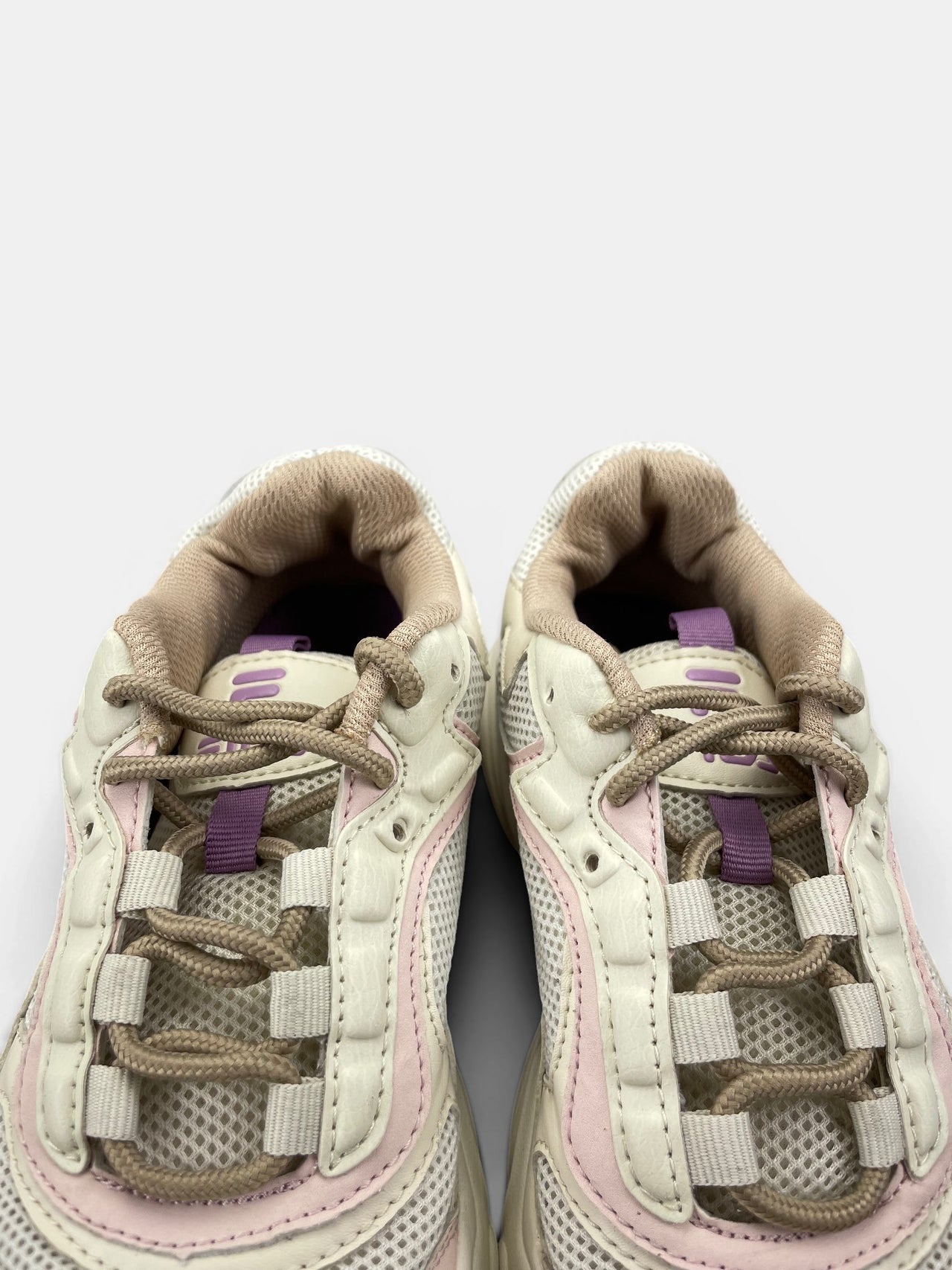 Fila Collene Cb — buty sportowe damskie w bardzo dobrym stanie rozmiar 36, zapiętki butów