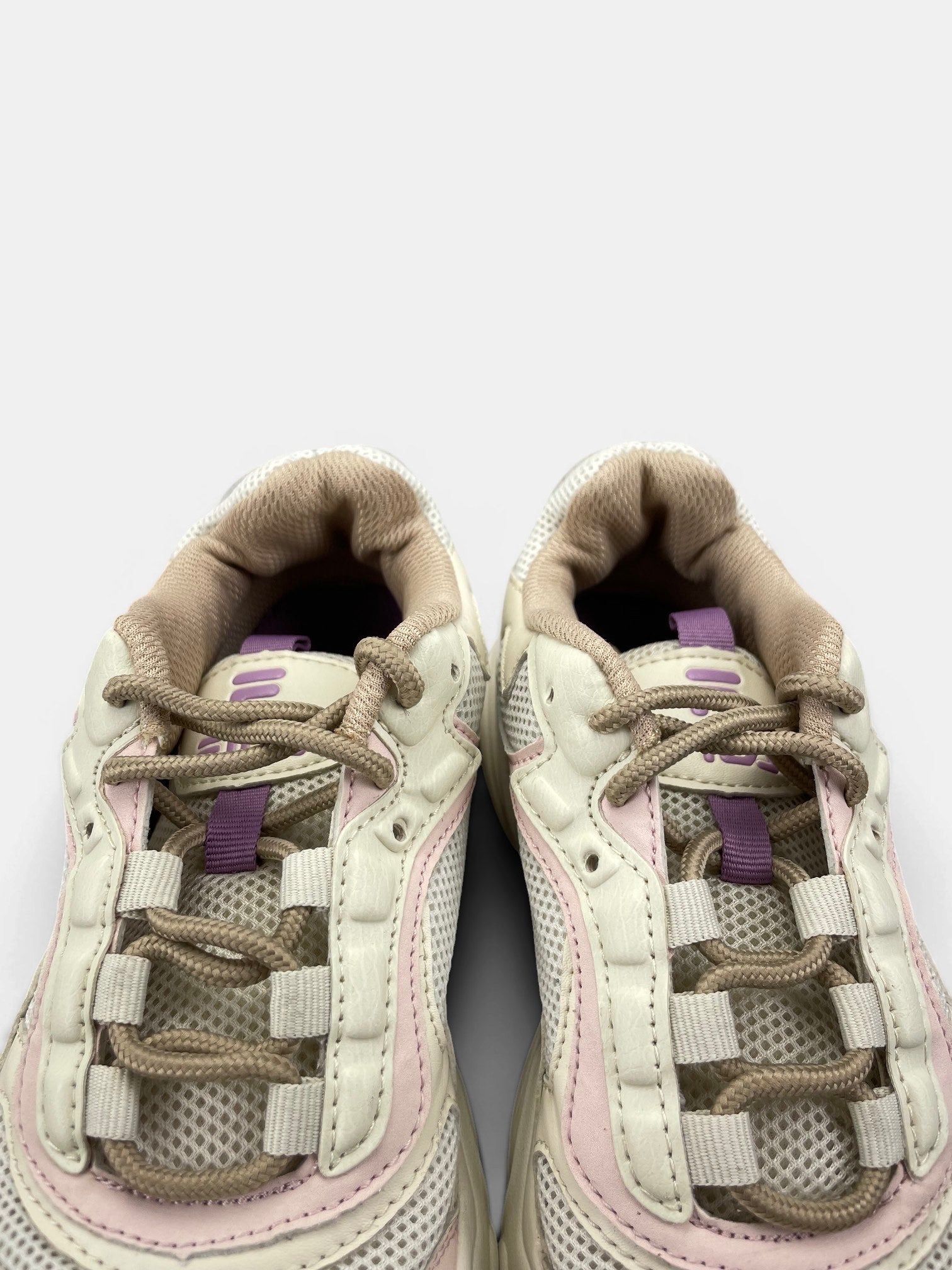 Fila Collene Cb — buty sportowe damskie w bardzo dobrym stanie rozmiar 36, zapiętki butów