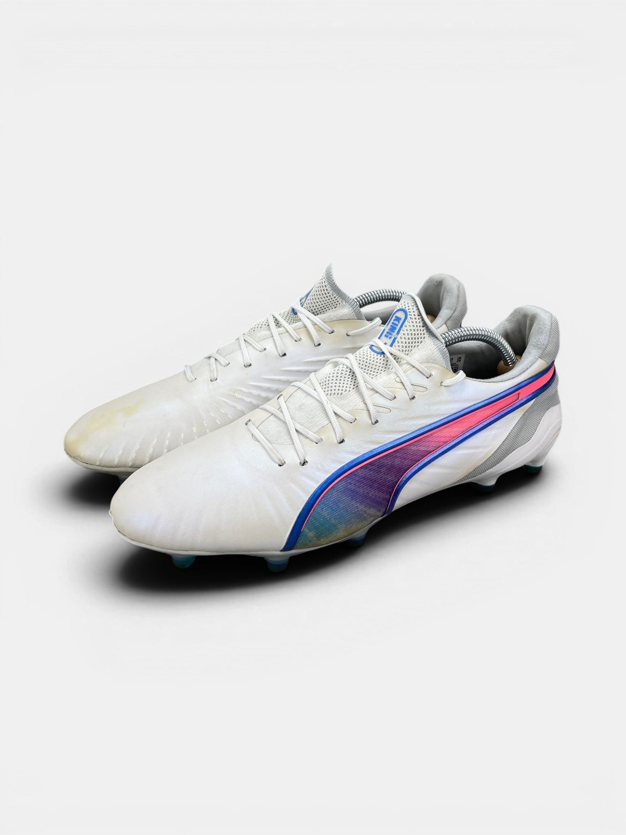Puma King Ultimate — buty sportowe męskie w bardzo dobrym stanie rozmiar 44.5, widok z boku