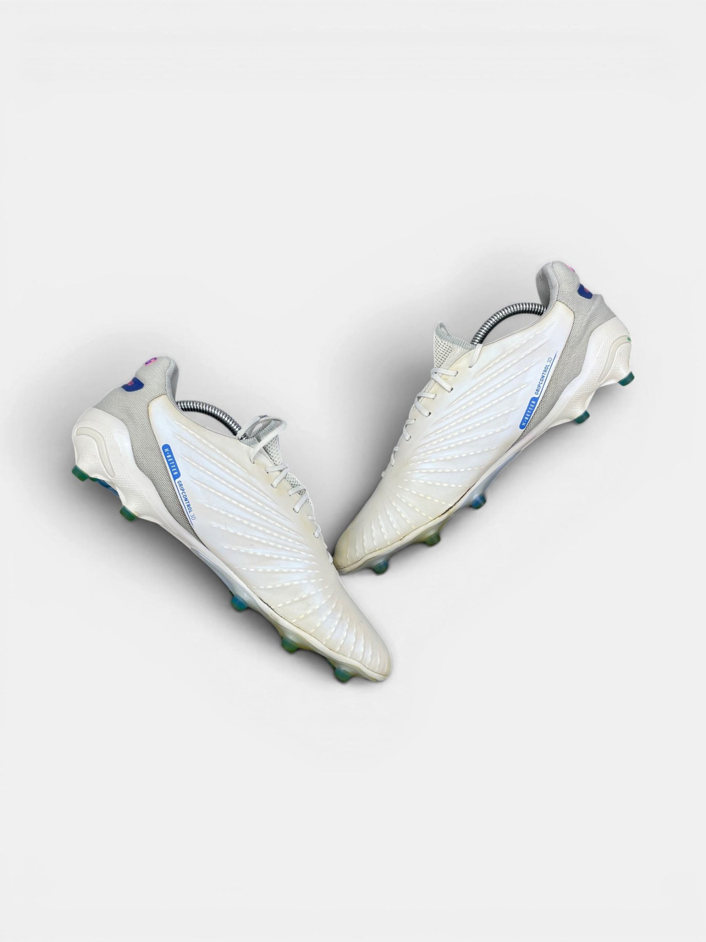 Puma King Ultimate — buty sportowe męskie w bardzo dobrym stanie rozmiar 44.5, zewnętrzny panel prawego buta