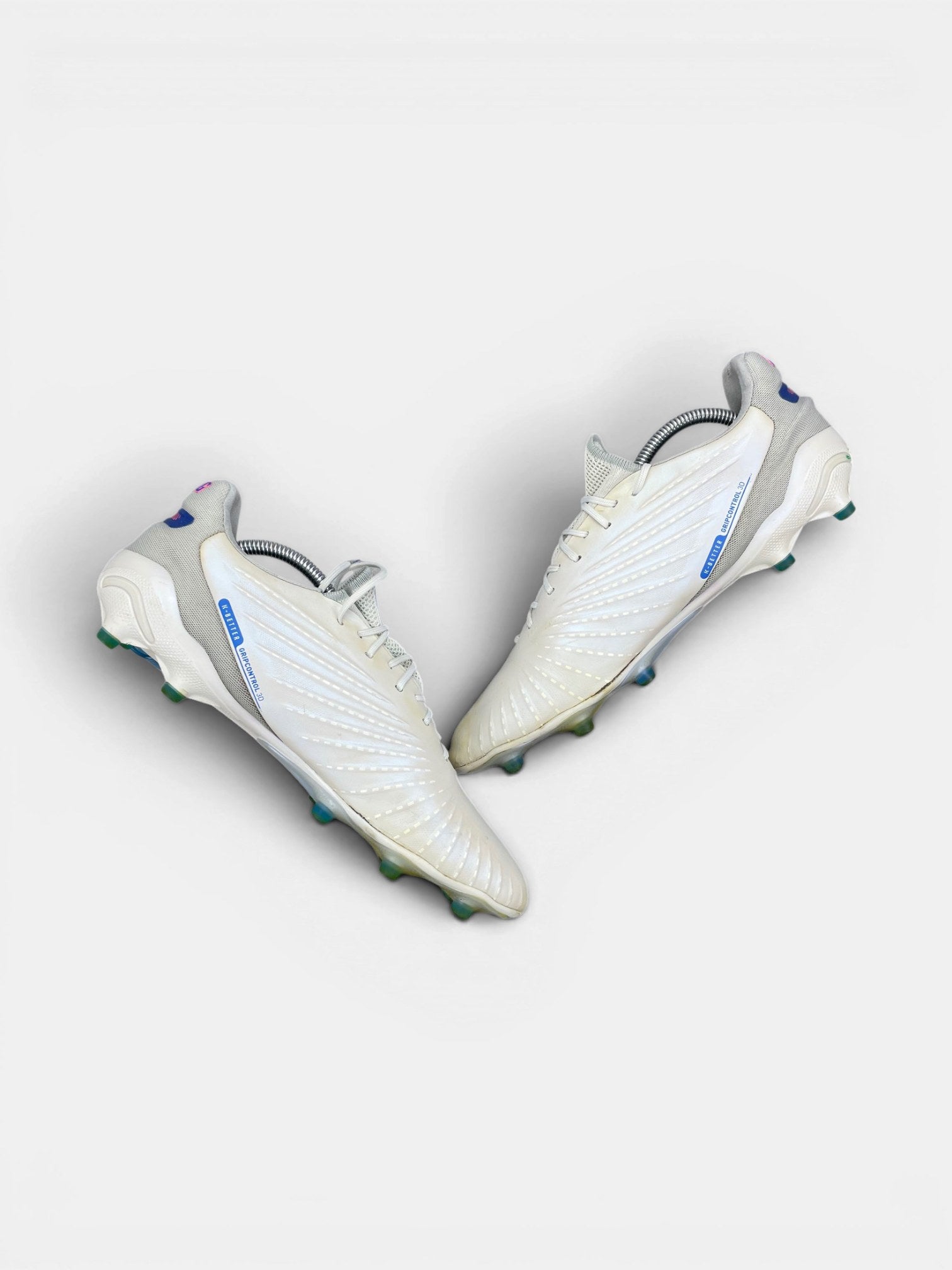 Puma King Ultimate — buty sportowe męskie w bardzo dobrym stanie rozmiar 44.5, zewnętrzny panel prawego buta