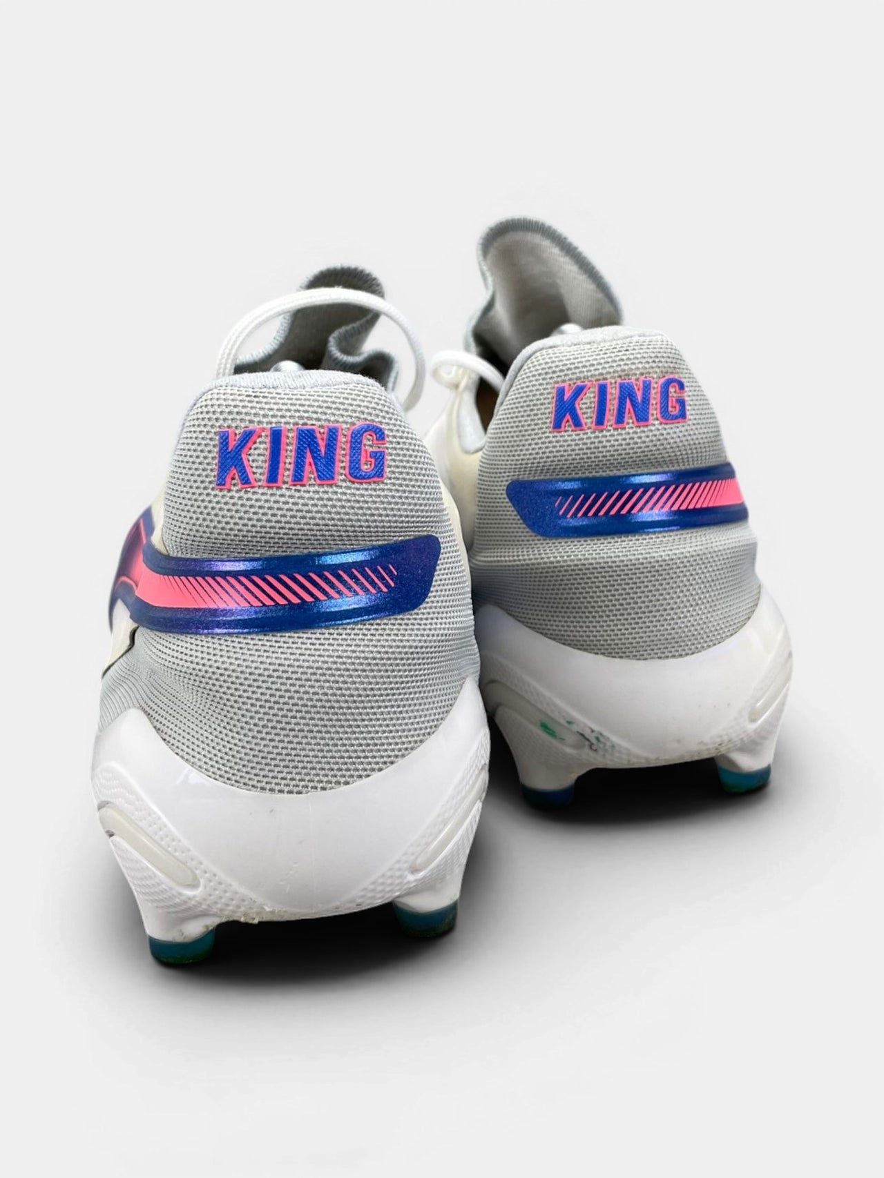 Puma King Ultimate — buty sportowe męskie w bardzo dobrym stanie rozmiar 44.5, widok z tyłu
